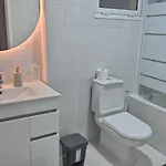 Spacious Bright With Ocean Views