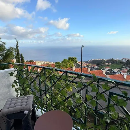 Spacious Bright With Ocean Views