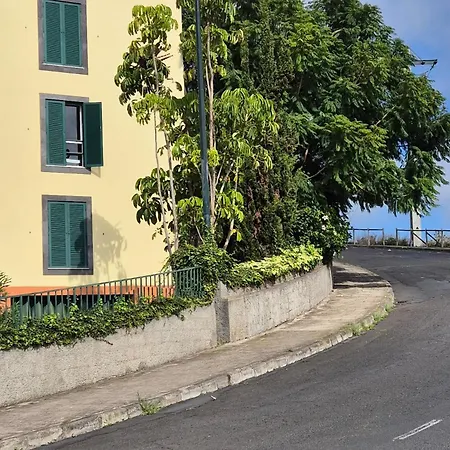 Апартаменты Spacious Bright With Ocean Views Bicas