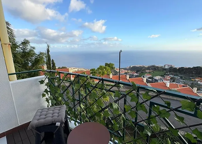 Spacious Bright With Ocean Views