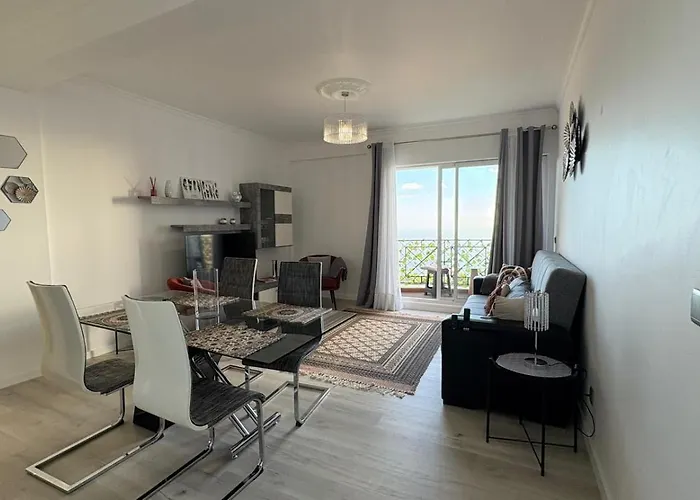 Spacious Bright With Ocean Views Lägenhet